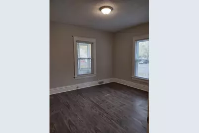 121 N May Street, Aurora, IL 60506 - Photo 5