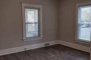 121 N May St, Aurora, IL 60506 - Photo 5