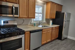 121 N May St, Aurora, IL 60506 - Photo 11