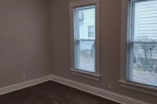 121 N May St, Aurora, IL 60506 - Photo 7