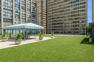 655 W Irving Park Rd, Chicago, IL 60613 - Photo 23