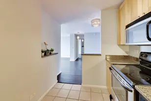655 W Irving Park Rd, Chicago, IL 60613 - Photo 13