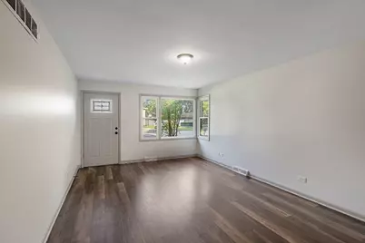 [Address not provided], Elgin, IL 60120 - Photo 3