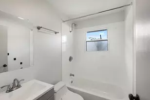 [Address not provided], Elgin, IL 60120 - Photo 7