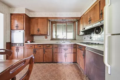 9240 S 86th Court, Hickory Hills, IL 60457 - Photo 9
