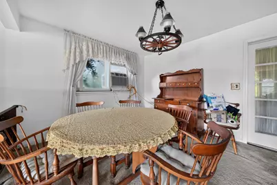 9240 S 86th Court, Hickory Hills, IL 60457 - Photo 7