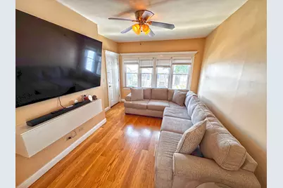 637 W 46th Place, Chicago, IL 60609 - Photo 7
