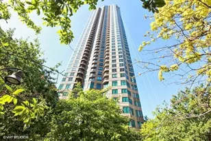 400 N La Salle Dr, Chicago, IL 60654 - Photo 1