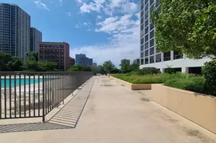 4343 N Clarendon Ave, Chicago, IL 60613 - Photo 17