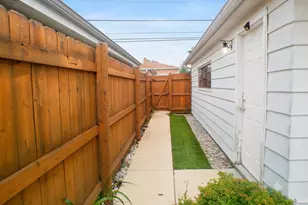 7520 W Carmen Ave, Harwood Heights, IL 60706 - Photo 27
