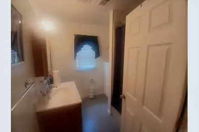555 N 35th Street, Decatur, IL 62521 - Photo 9