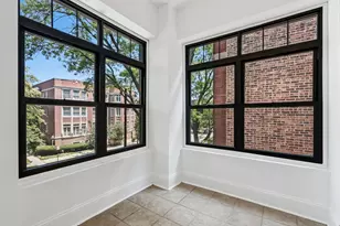 1227 E Hyde Park Blvd, Chicago, IL 60615 - Photo 5