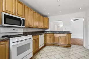 1227 E Hyde Park Blvd, Chicago, IL 60615 - Photo 15