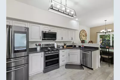1061 Woodview Court, Aurora, IL 60502 - Photo 7