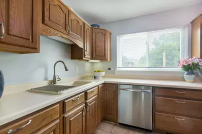 528 W Crystal Street, Mundelein, IL 60060 - Photo 7