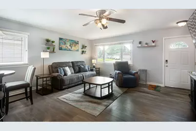 528 W Crystal Street, Mundelein, IL 60060 - Photo 3