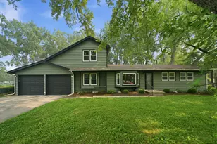 601 Sheridan Dr, Wauconda, IL 60084 - Photo 1