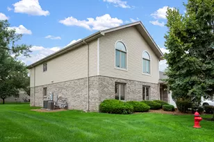 196 Saenz Ln, Joliet, IL 60436 - Photo 15