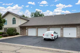 196 Saenz Ln, Joliet, IL 60436 - Photo 1