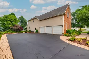 5572 Chancery Rd, Gurnee, IL 60031 - Photo 49