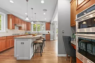 5572 Chancery Rd, Gurnee, IL 60031 - Photo 11