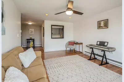 2333 N Neva Avenue #405C, Chicago, IL 60707 - Photo 5