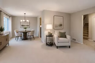 633 E 8th Ave, Naperville, IL 60563 - Photo 5
