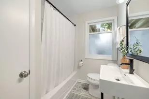 270 Lagoon Dr, Northfield, IL 60093 - Photo 13