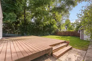 270 Lagoon Dr, Northfield, IL 60093 - Photo 21