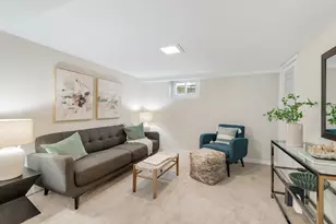 270 Lagoon Dr, Northfield, IL 60093 - Photo 15