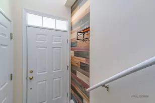 1002 Kensington Dr, Northbrook, IL 60062 - Photo 5