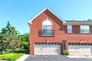 1002 Kensington Dr, Northbrook, IL 60062 - Photo 1