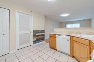 1002 Kensington Dr, Northbrook, IL 60062 - Photo 15
