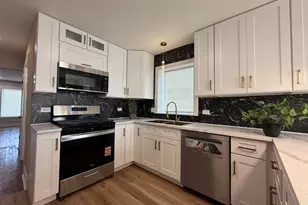 8642 S Indiana Ave, Chicago, IL 60619 - Photo 9