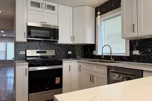 8642 S Indiana Ave, Chicago, IL 60619 - Photo 11