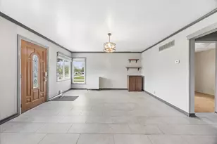 117 Sunrise Ave, Willowbrook, IL 60527 - Photo 5