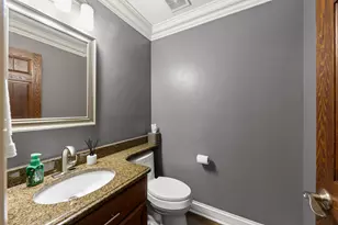 11S471 Rachael Ct, Willowbrook, IL 60527 - Photo 9