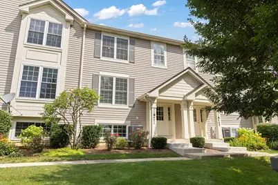 11S471 Rachael Court, Willowbrook, IL 60527 - Photo 1