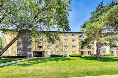 919 N Boxwood Drive #108, Mount Prospect, IL 60056 - Photo 1
