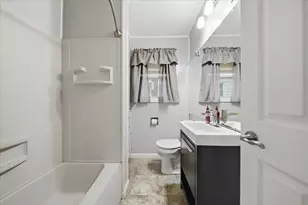 808 W 14th St, Sterling, IL 61081 - Photo 9