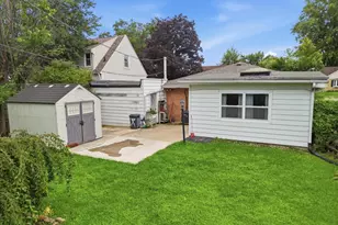 808 W 14th St, Sterling, IL 61081 - Photo 17