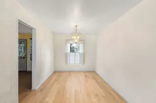 610 W Burning Tree Ln, Arlington Heights, IL 60004 - Photo 3