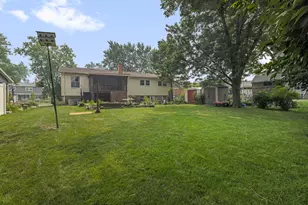 610 W Burning Tree Ln, Arlington Heights, IL 60004 - Photo 21
