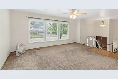 610 W Burning Tree Lane, Arlington Heights, IL 60004 - Photo 3