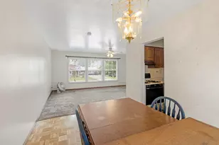 610 W Burning Tree Ln, Arlington Heights, IL 60004 - Photo 5