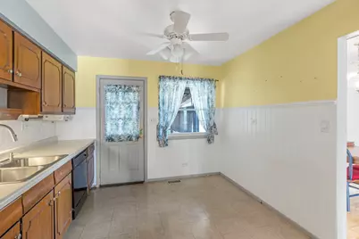 610 W Burning Tree Lane, Arlington Heights, IL 60004 - Photo 7