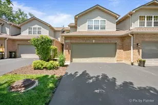624 Daisy Ln, Roselle, IL 60172 - Photo 1