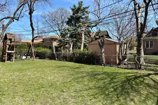 9131 Kilbourn Ave, Skokie, IL 60076 - Photo 19