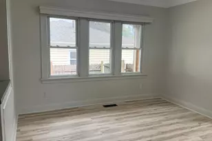 618 E 12th St, Lockport, IL 60441 - Photo 9