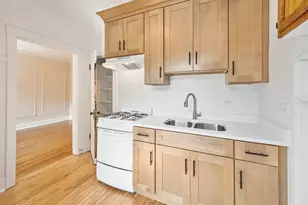 1923 W Estes Ave, Chicago, IL 60626 - Photo 3
